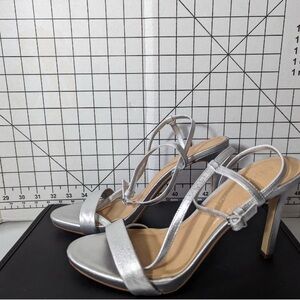 NEW - Size 9M Women's Gibson Latimer Leather Ankle Strap Dress Sandals Silver